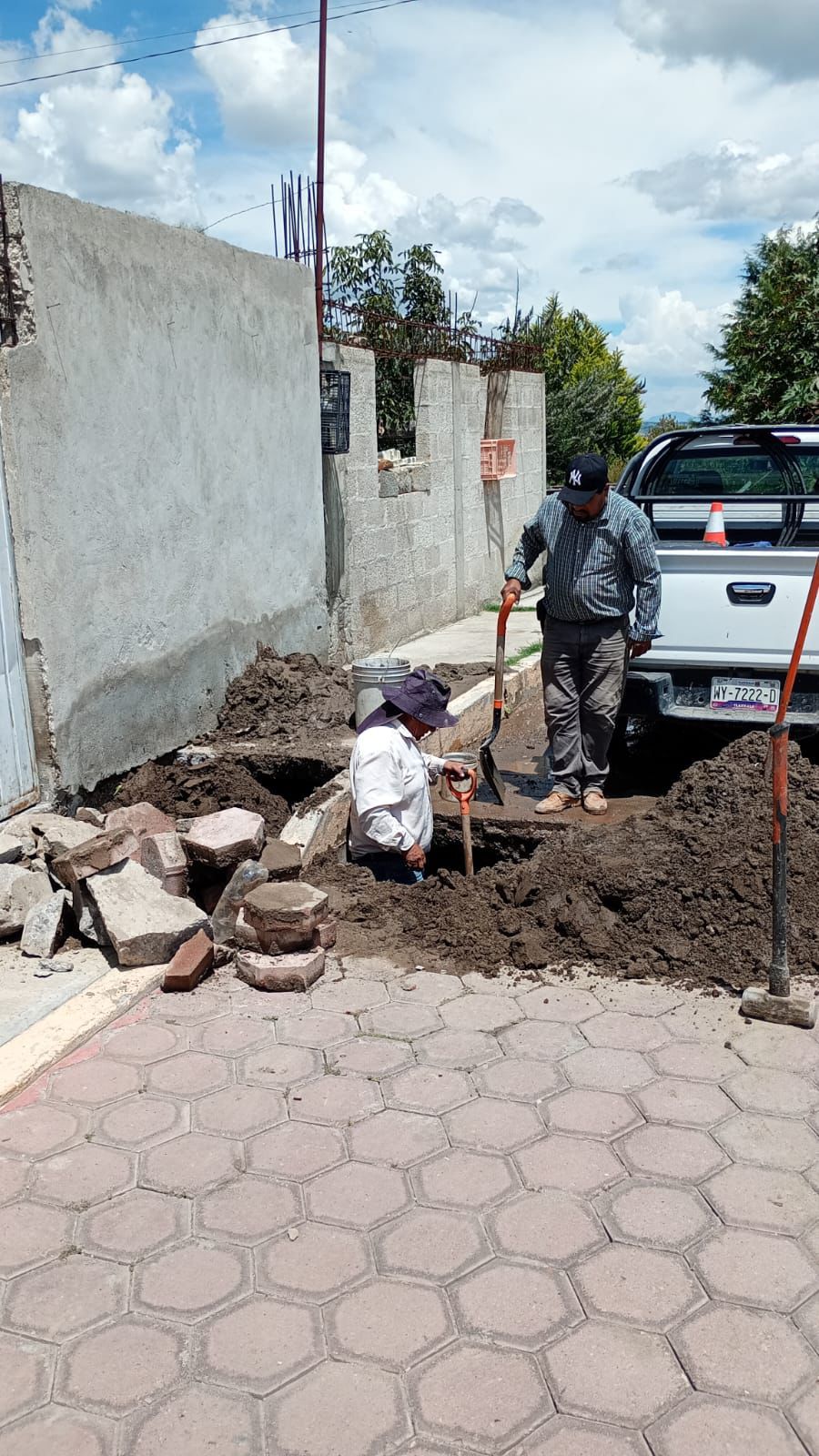 CAPAMH repara fuga de agua en el Barrio de San Lucas